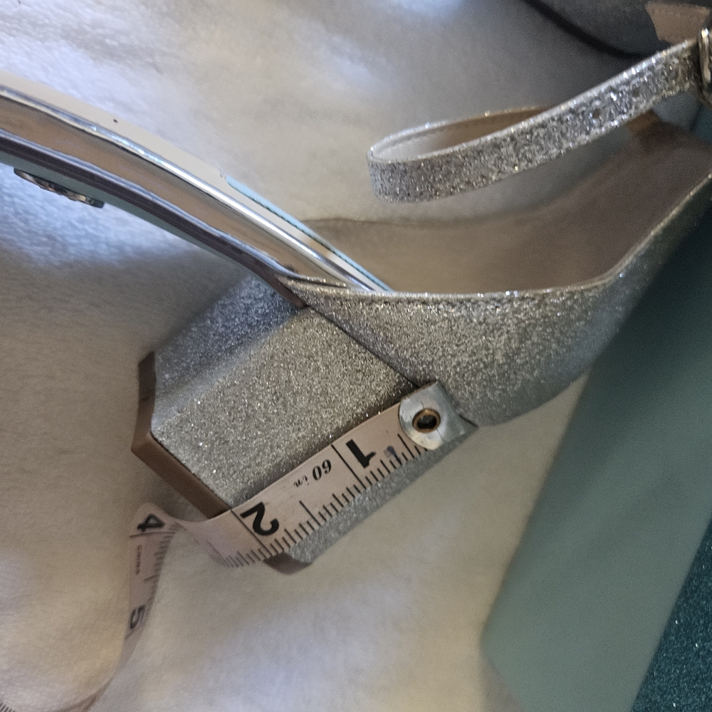 Betsy Johnson Elegant Silver Glitter Women's Sandals - Size 9 1/2 - 2" Heels - Picture 4 of 10